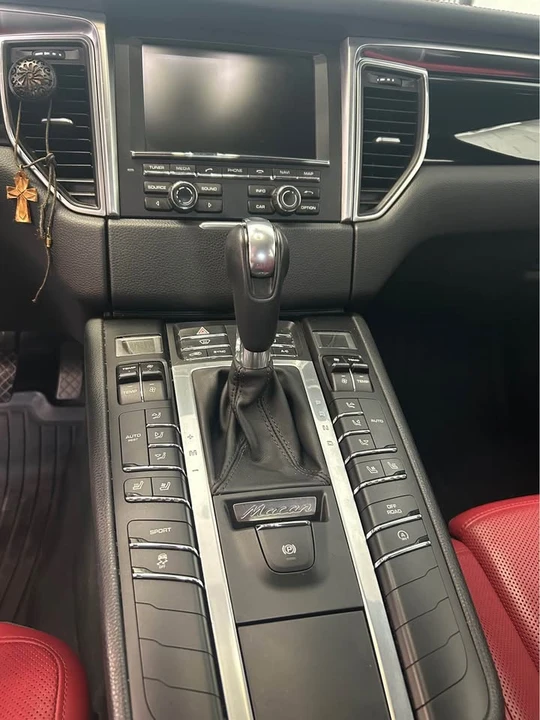 2016 Porsche Macan S - Image 9 of 10