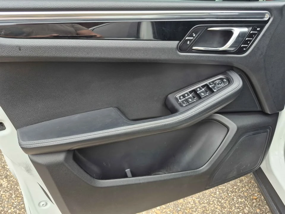 2016 Porsche Macan S - Image 17 of 19