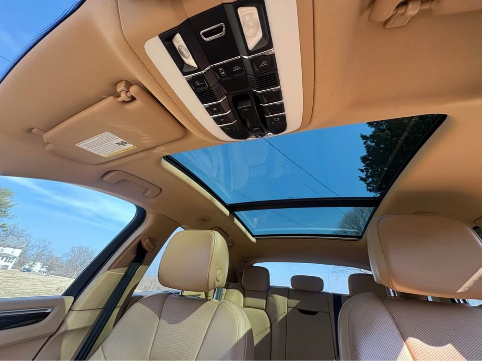 2016 Porsche Macan S - Image 12 of 16