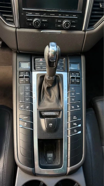 2016 Porsche Macan S - Image 17 of 20