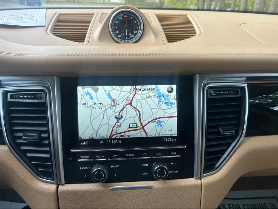 2016 Porsche Macan S - Image 18 of 20