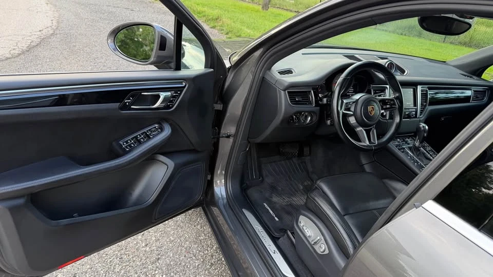 2016 Porsche Macan S - Image 10 of 16