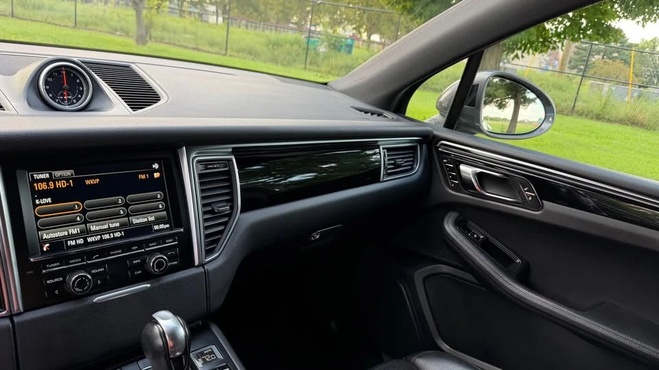 2016 Porsche Macan S - Image 13 of 16