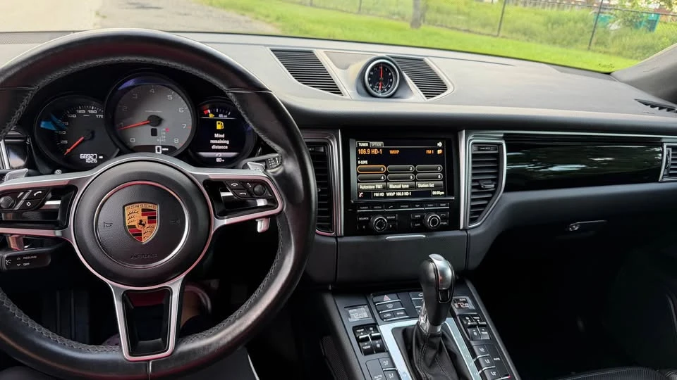 2016 Porsche Macan S - Image 9 of 16
