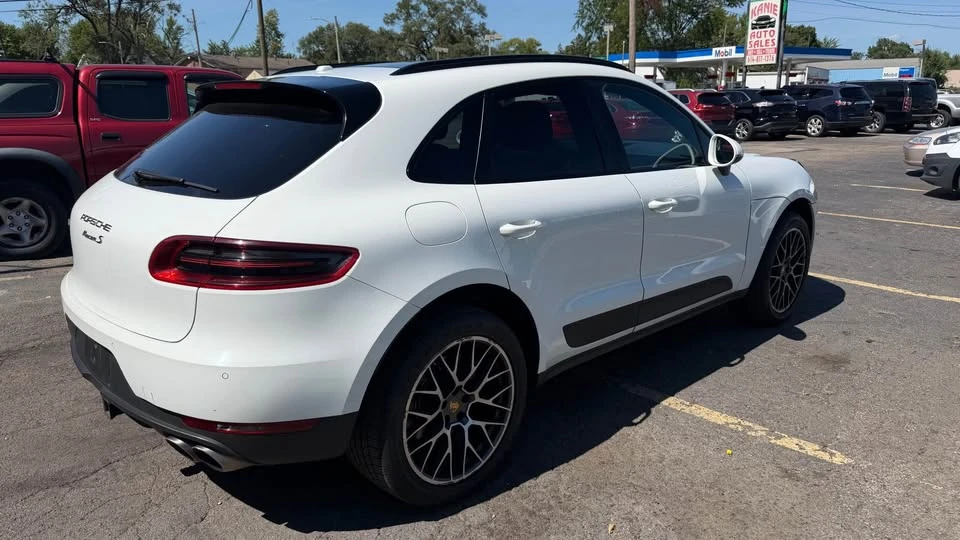 2016 Porsche Macan S - Image 10 of 20