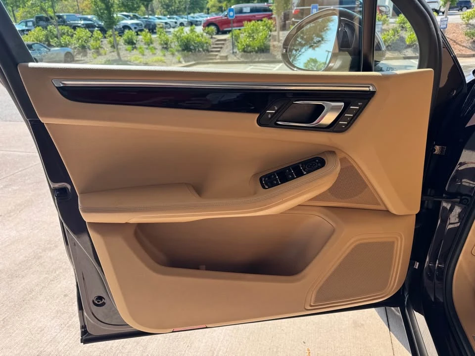 2016 Porsche Macan S - Image 6 of 9