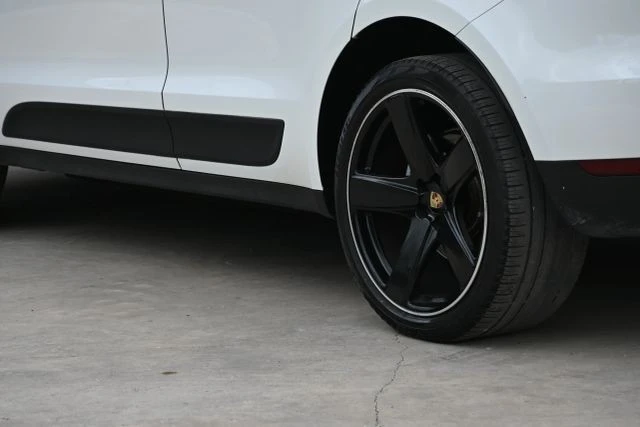 2016 Porsche Macan S - Image 10 of 27