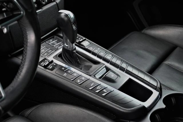 2016 Porsche Macan S - Image 16 of 27