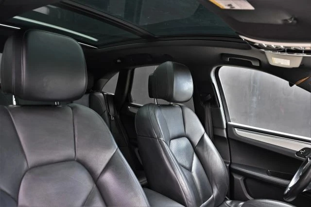 2016 Porsche Macan S - Image 19 of 27