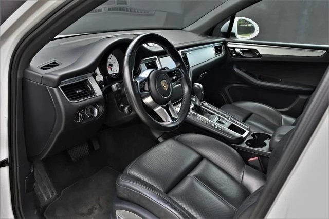 2016 Porsche Macan S - Image 21 of 27