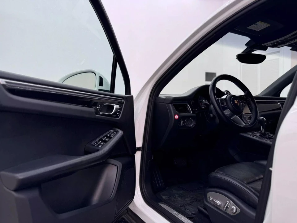 2016 Porsche Macan S - Image 10 of 21