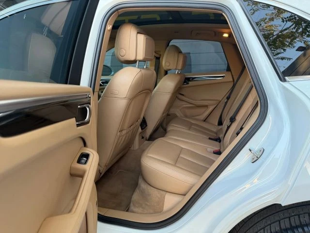 2016 Porsche Macan S - Image 10 of 20