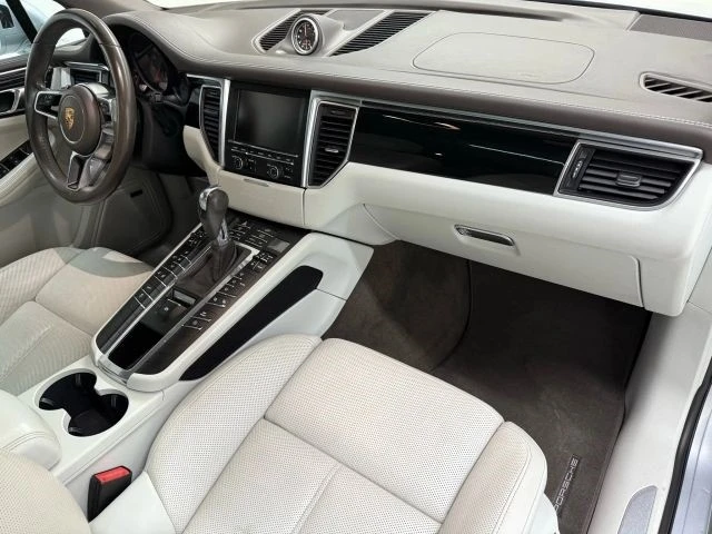 2016 Porsche Macan S - Image 10 of 12