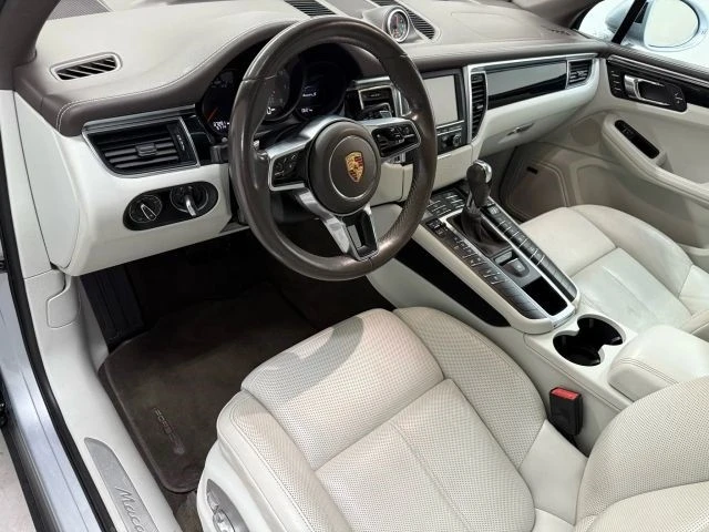 2016 Porsche Macan S - Image 9 of 12