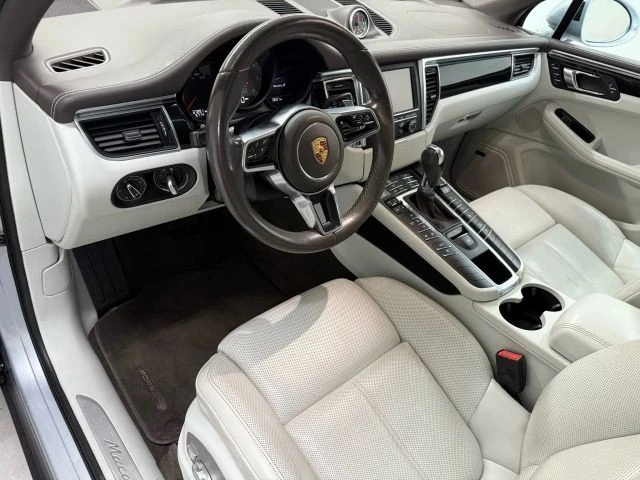 2016 Porsche Macan S - Image 9 of 12