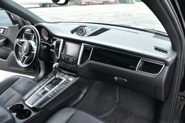 2016 Porsche Macan S - Image 17 of 19