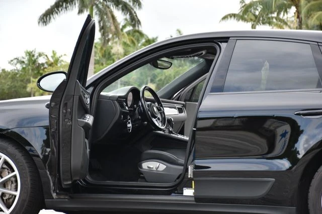 2016 Porsche Macan S - Image 13 of 19