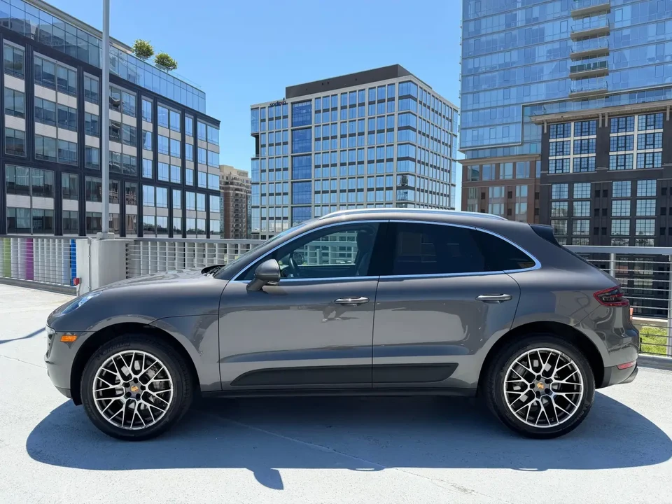 2016 Porsche Macan S - Image 16 of 31