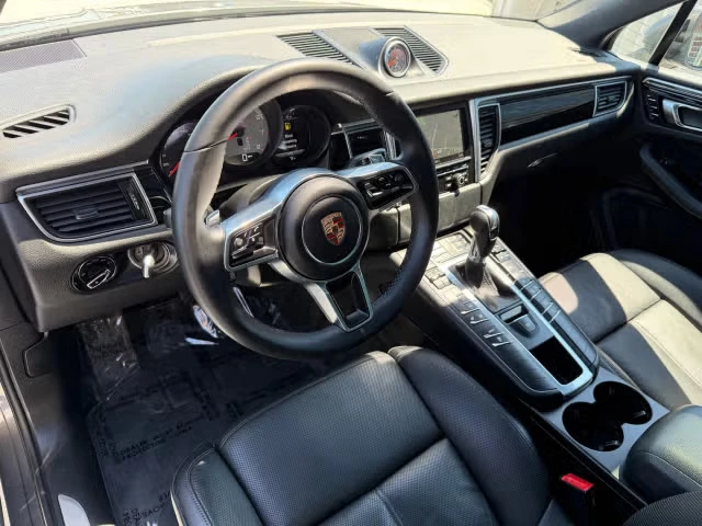 2016 Porsche Macan S - Image 26 of 31