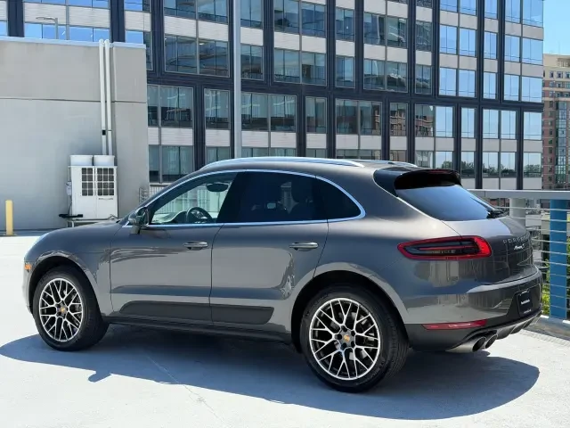 2016 Porsche Macan S - Image 22 of 31