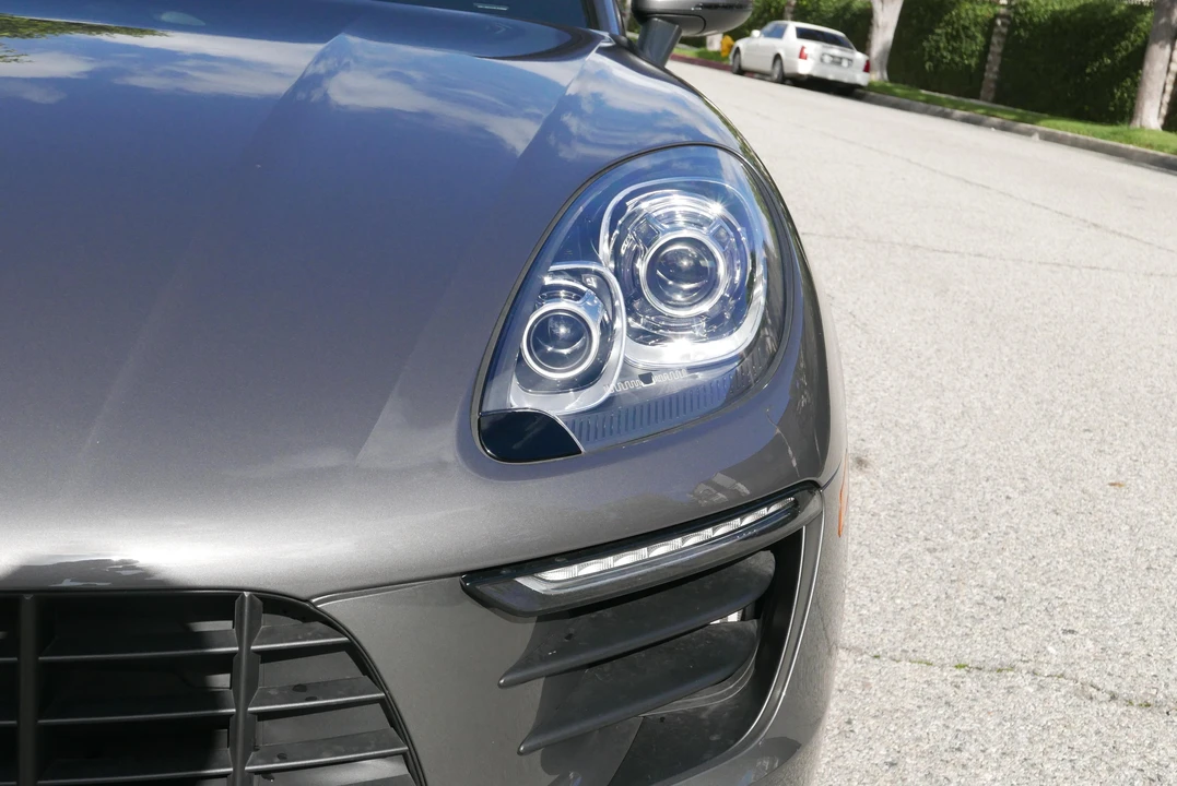 2016 Porsche Macan S - Image 13 of 31