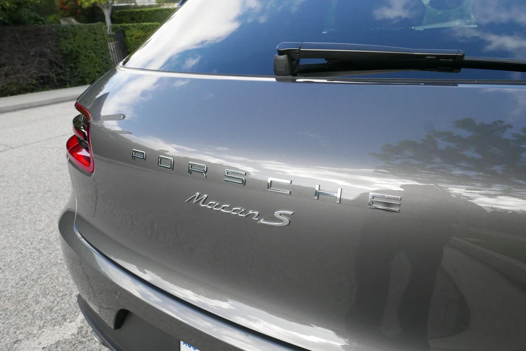 2016 Porsche Macan S - Image 18 of 31