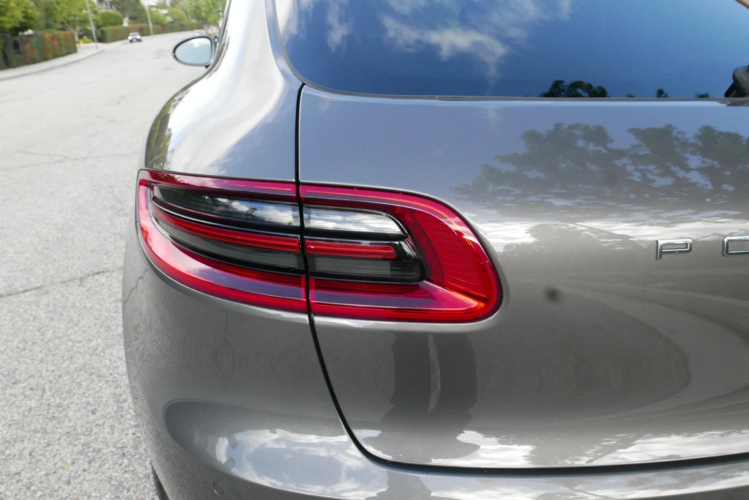 2016 Porsche Macan S - Image 16 of 31