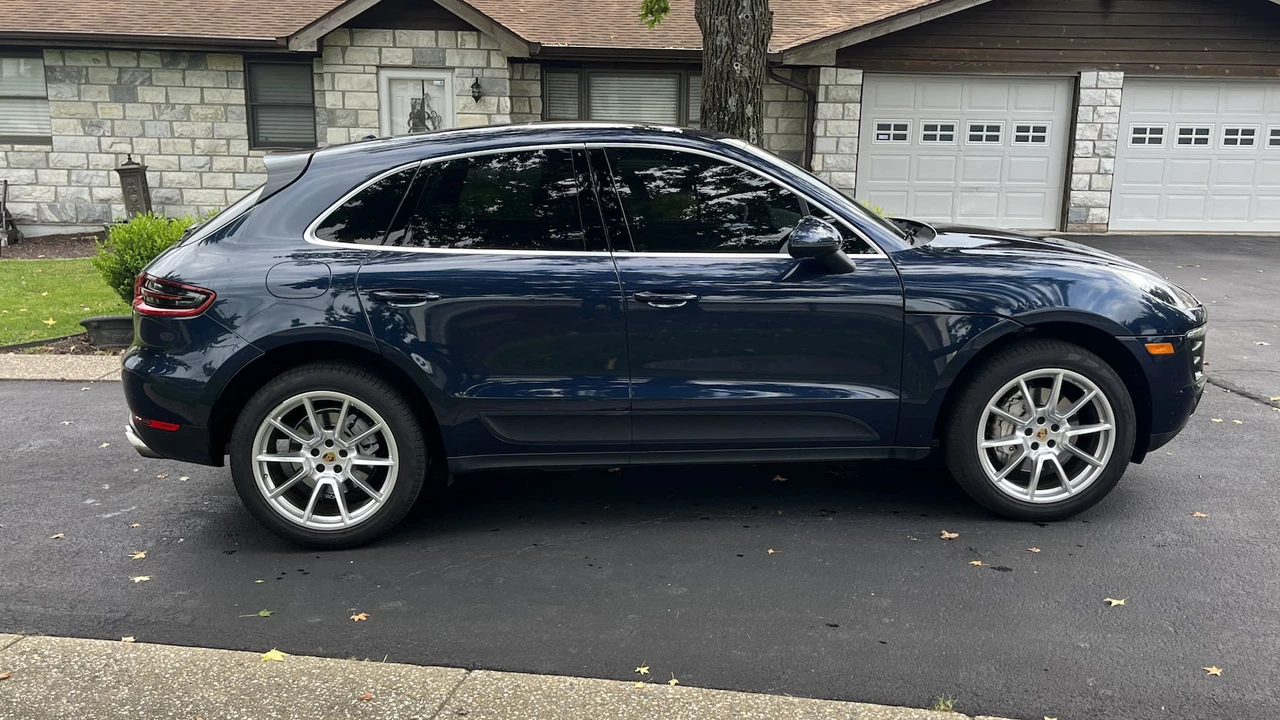 2016 Porsche Macan S - Image 2 of 16