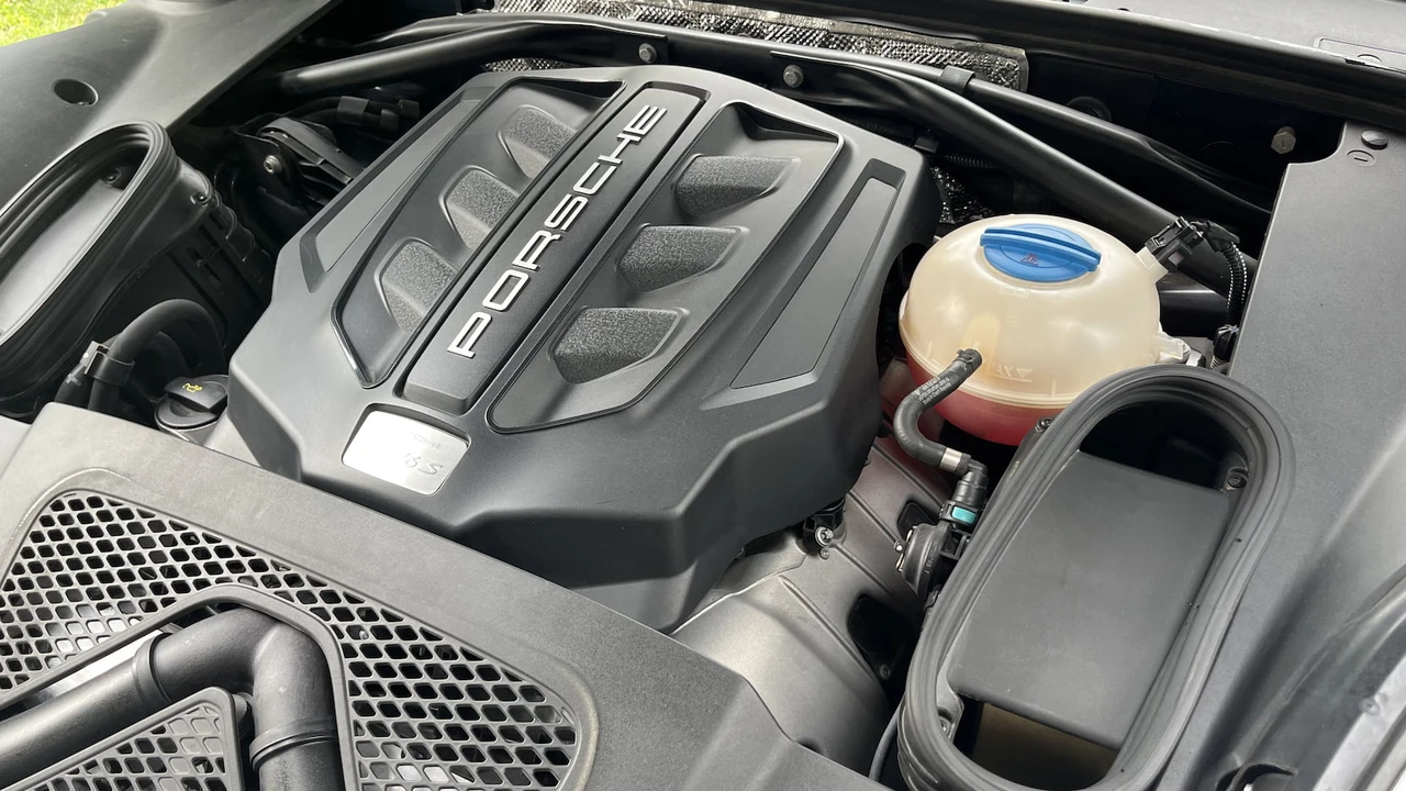 2016 Porsche Macan S - Image 7 of 16