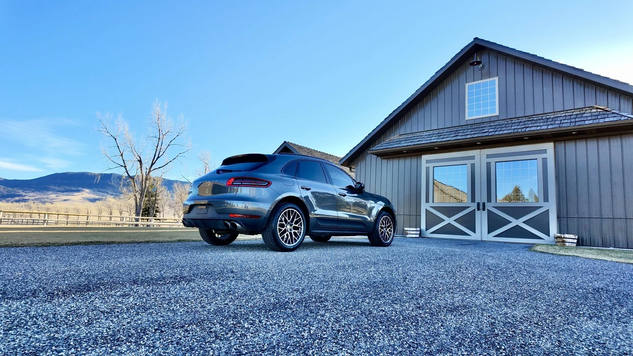2016 Porsche Macan S - Image 8 of 31