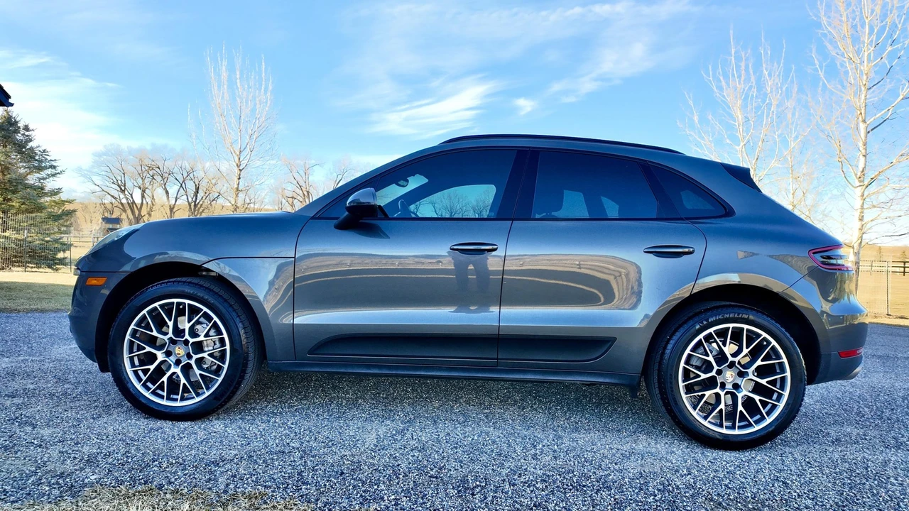 2016 Porsche Macan S - Image 14 of 31