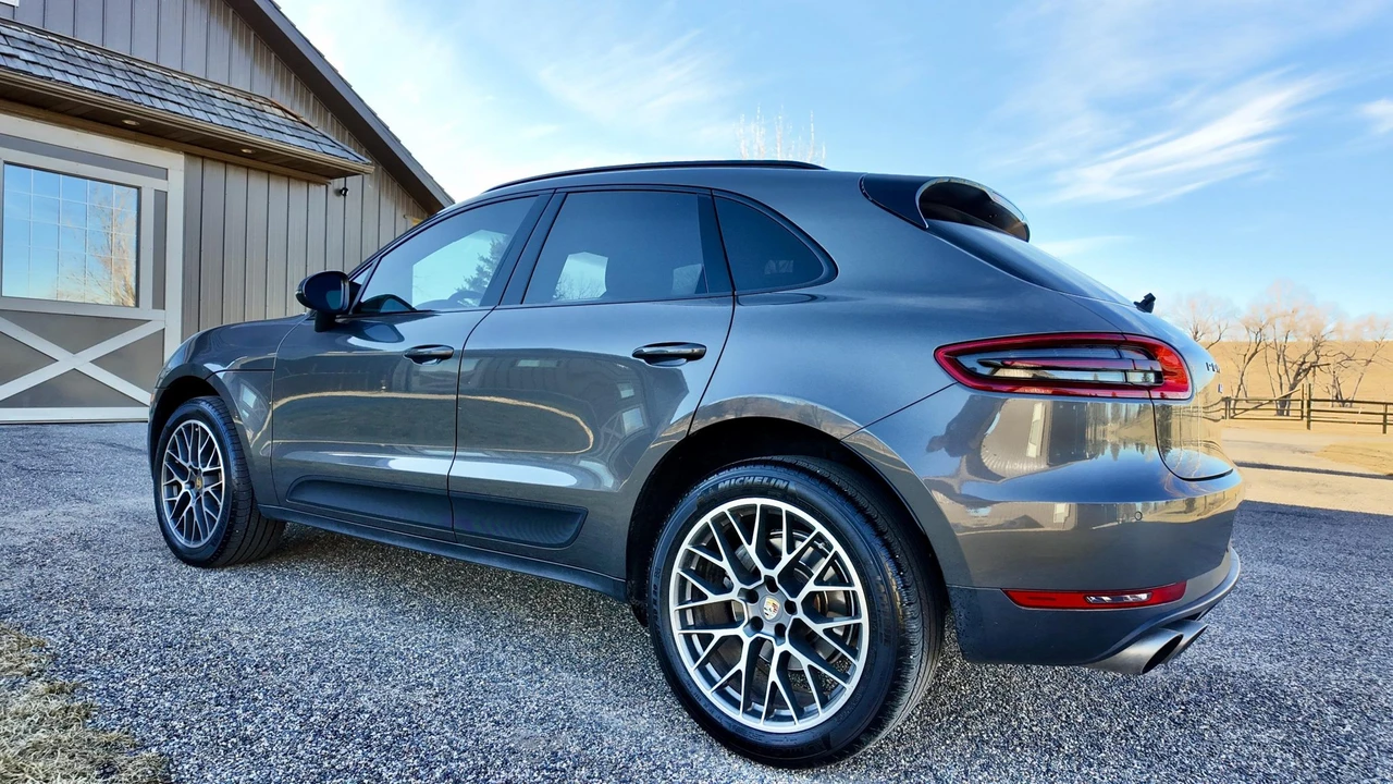 2016 Porsche Macan S - Image 13 of 31