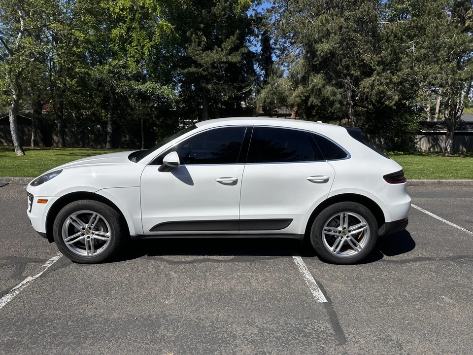 2016 Porsche Macan S - Image 9 of 31