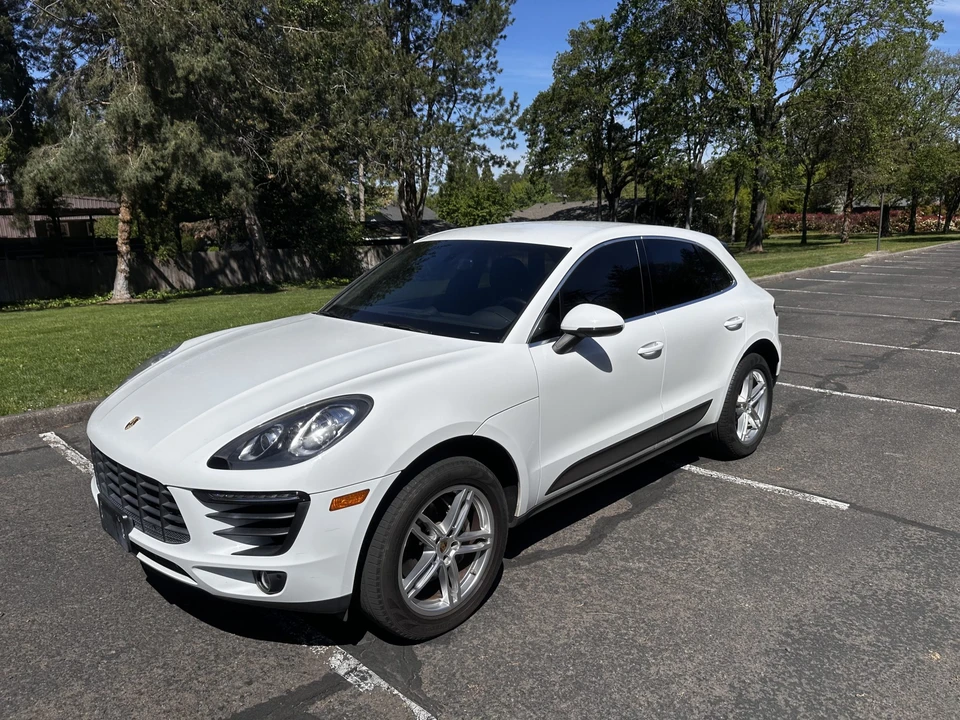 2016 Porsche Macan S - Image 2 of 31