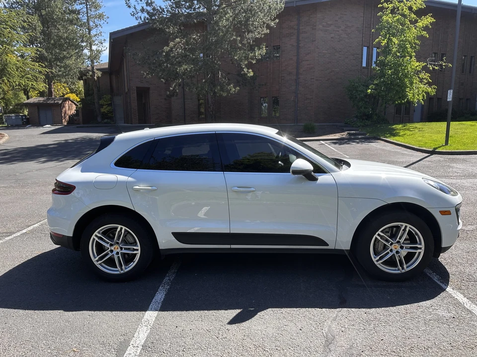 2016 Porsche Macan S - Image 25 of 31