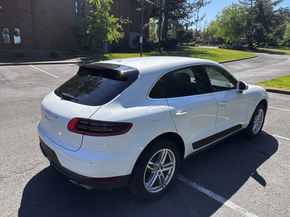 2016 Porsche Macan S - Image 18 of 31