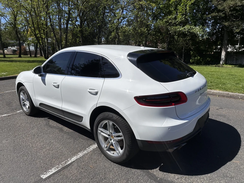 2016 Porsche Macan S - Image 12 of 31