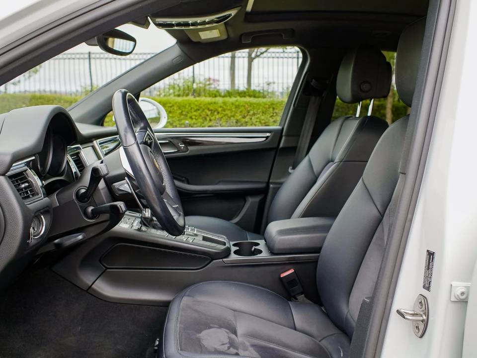 2016 Porsche Macan S - Image 27 of 31