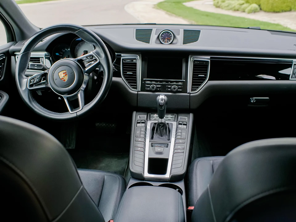 2016 Porsche Macan S - Image 24 of 31