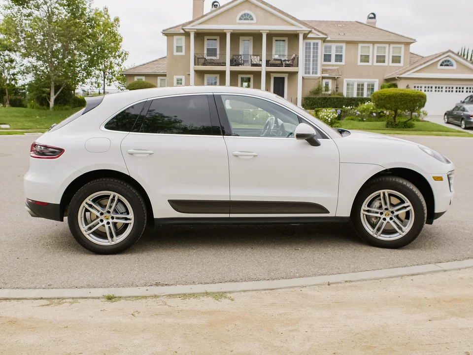 2016 Porsche Macan S - Image 2 of 31