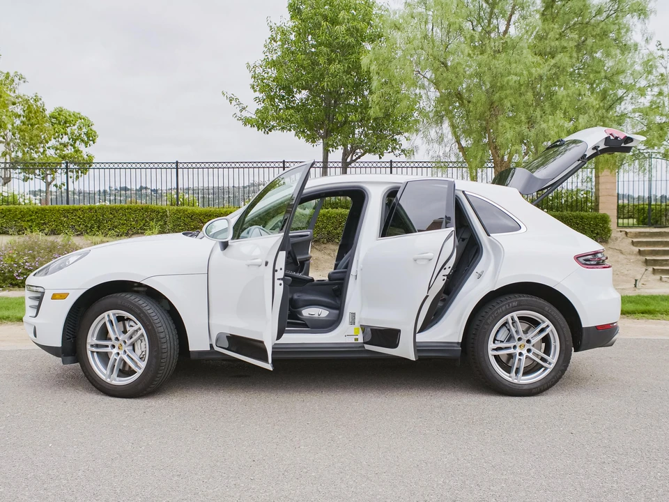 2016 Porsche Macan S - Image 9 of 31