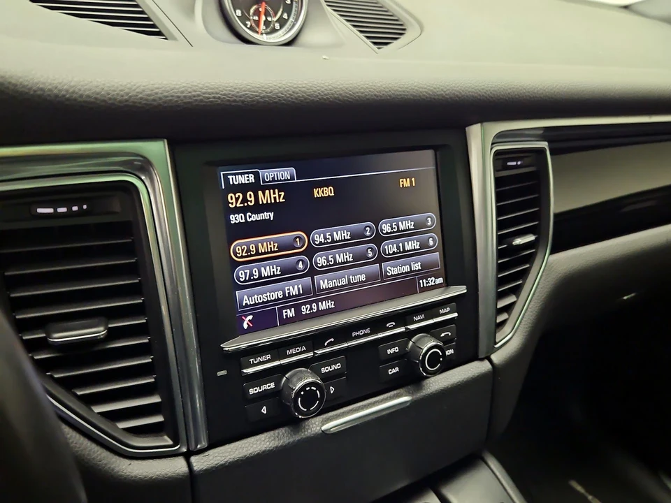 2016 Porsche Macan S - Image 17 of 21