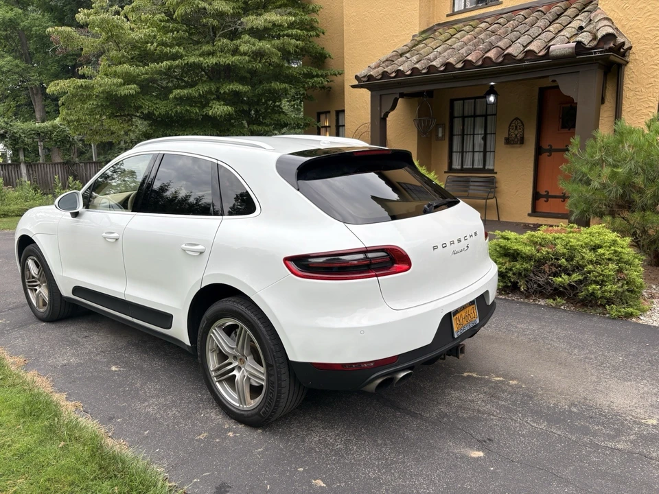 2016 Porsche Macan S - Image 16 of 17