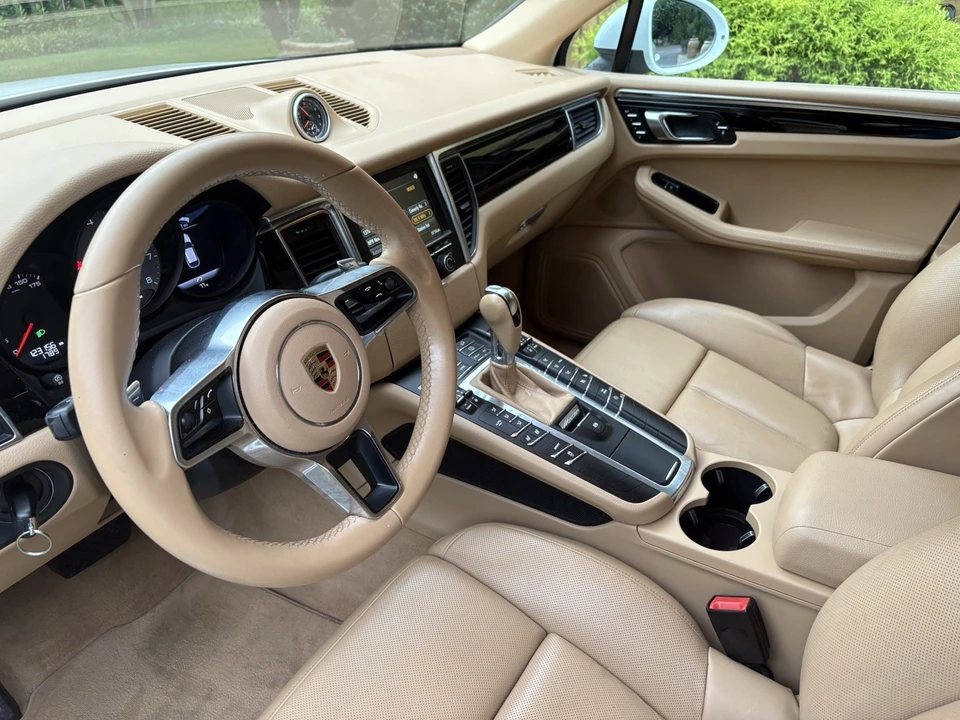 2016 Porsche Macan S - Image 2 of 17
