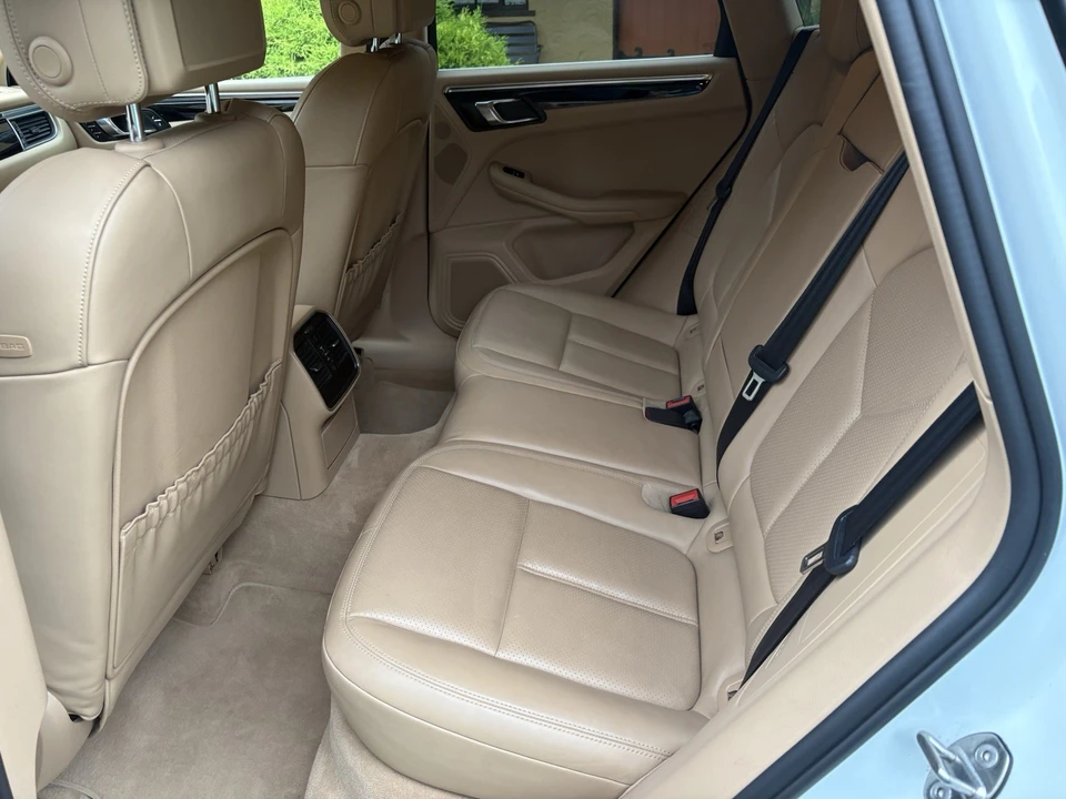 2016 Porsche Macan S - Image 11 of 17