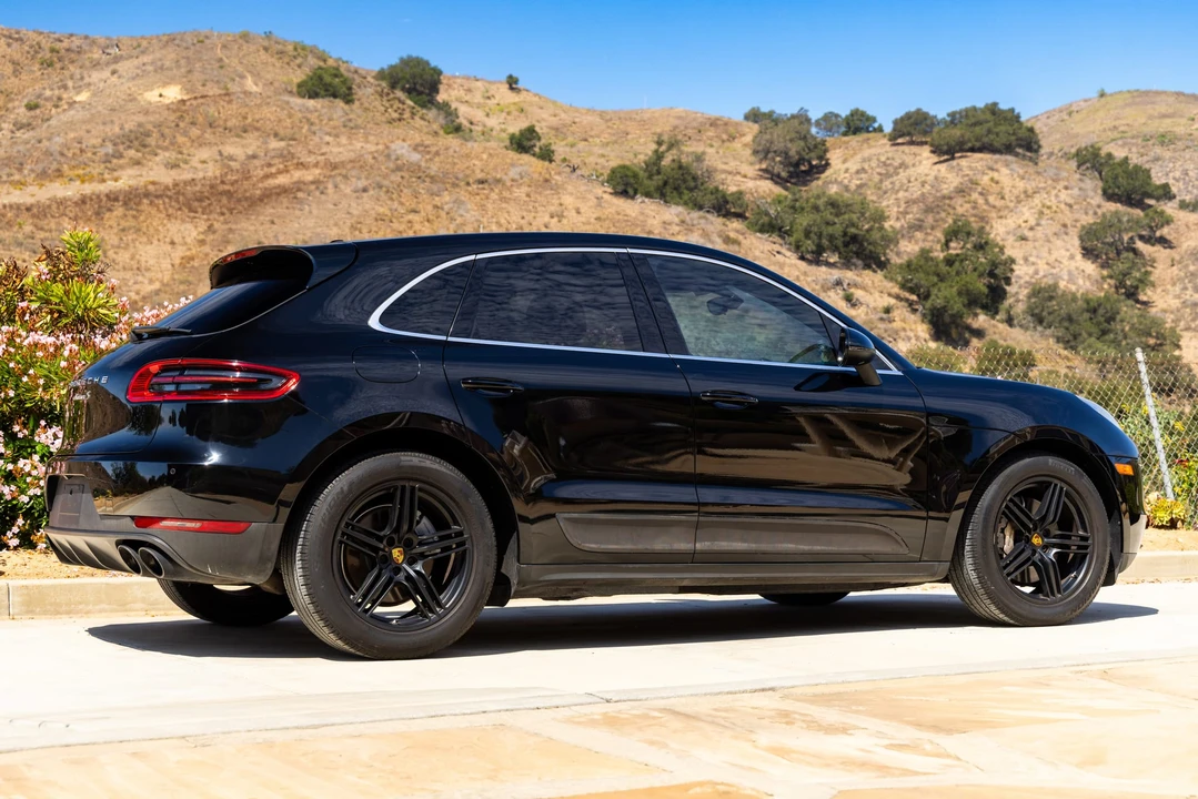 2016 Porsche Macan S - Image 24 of 31