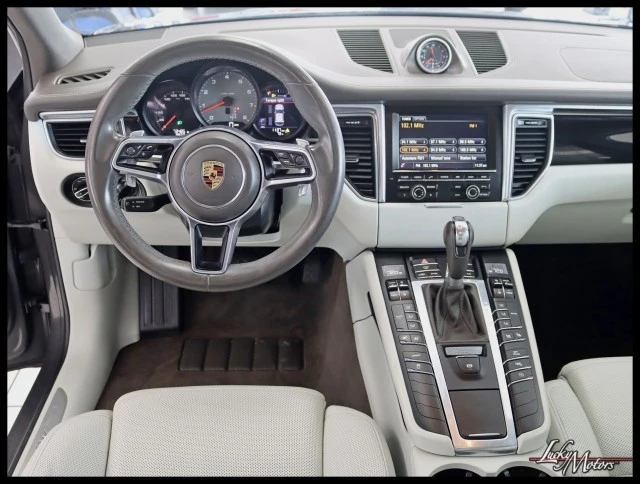 2016 Porsche Macan S - Image 12 of 31