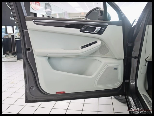2016 Porsche Macan S - Image 27 of 31