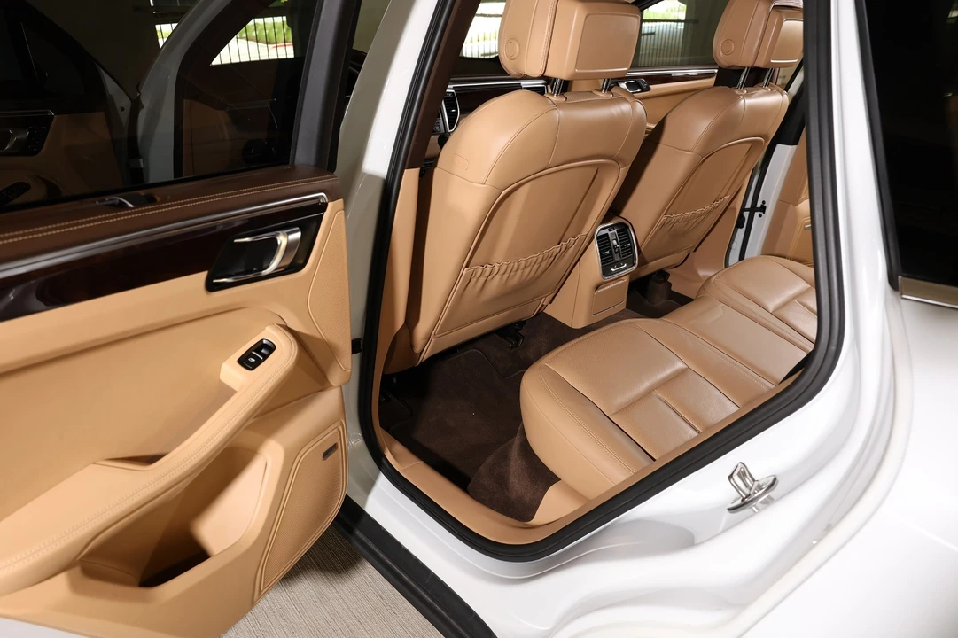 2016 Porsche Macan S - Image 9 of 11