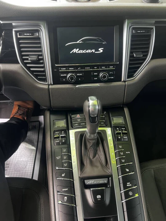 2016 Porsche Macan S - Image 13 of 16